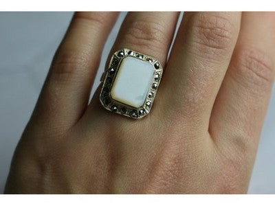 925 Sterling Silver Mother Of Pearl & Marcasites Ring Size 6.5