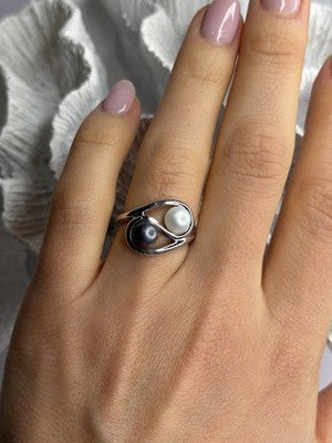 925 Sterling Silver White & Black Pearls Ring Size 6