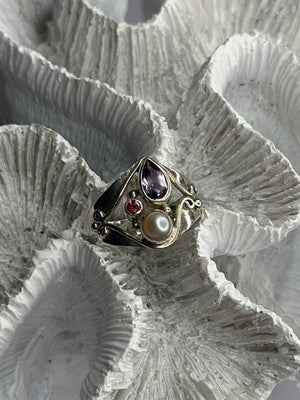 Vintage 925 Sterling Silver Pearl & Amethyst & Garnet Ring Size 7