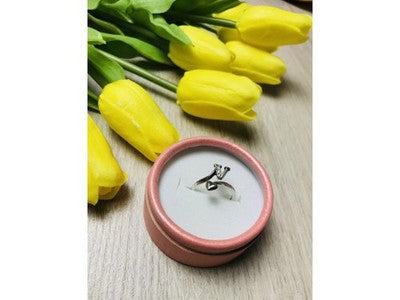 925 Sterling Silver Ring With the Letter "V" Size 6.5 (Adjustable)