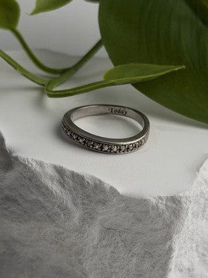 Today Vintage 925 Sterling Silver Diamond Accent Ring Size 7