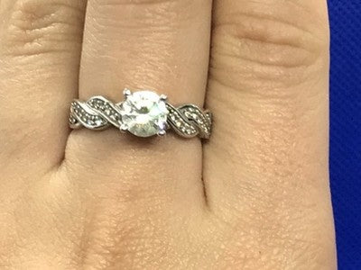 925 Sterling Silver CZ Ring Size 8