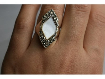925 Sterling Silver Mother OF Pearl & Marcasites Ring Size 6.5