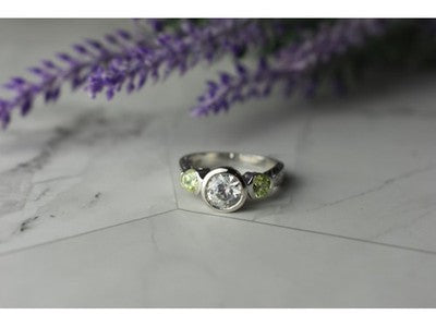925 Sterling Silver White & Green CZ Ring Size 6.5