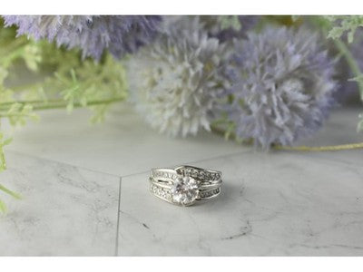 925 Sterling Silver CZ Ring Size 7