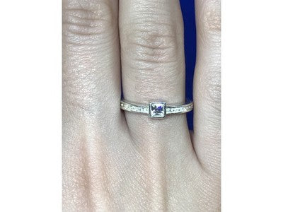925 Sterling Silver CZ Ring Size 7