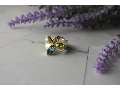 925 Sterling Silver Blue Spinel, Pearl & Peridot Ring Size 5.5