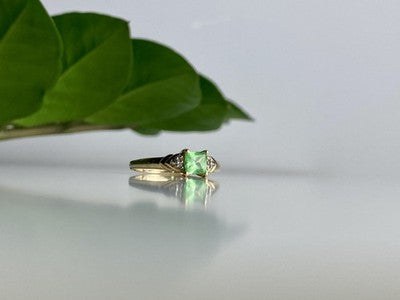 10K Yellow Gold Tsavorite & Diamonds Ring Size 6.25