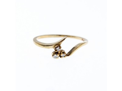 14K Yellow Gold Diamonds Ring Size 6.75