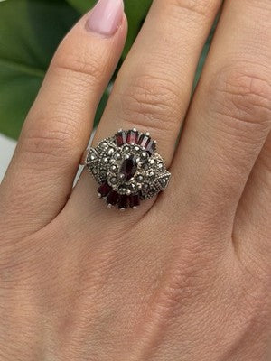 925 Sterling Silver Garnet & Marcasite Ring Size 6.5
