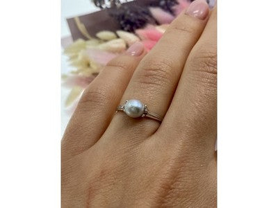 925 Sterling Silver Pearl Classic Ring Size 6.5
