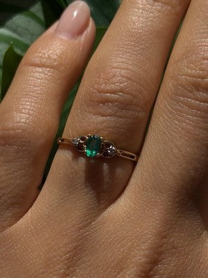 Beautiful Shiny 10K Yellow Gold Emerald & Diamond Ring Size 7