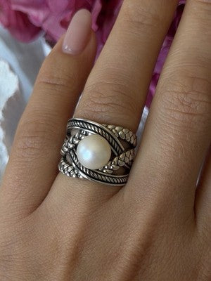 925 Sterling Silver Pearl Ring Size 6