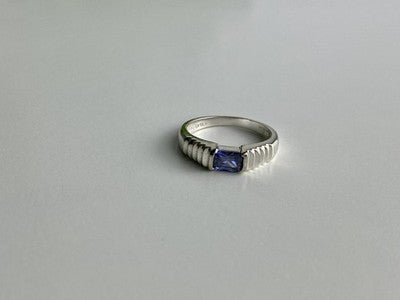 925 Sterling Silver Purple CZ Ring Size 6.5
