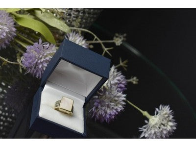 925 Sterling Silver Mother of Pearl Ring Size 6.5