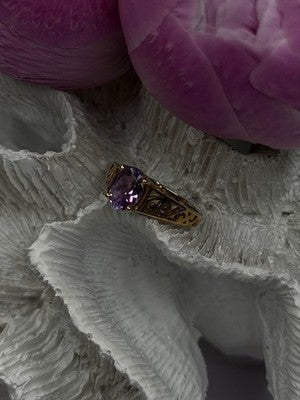 10K Yellow Gold Amethyst Filigree Design Ring Size 7.5