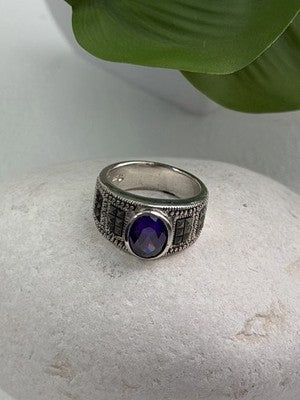 925 Sterling Silver Amethyst & Marcasite Ring Size 6.5