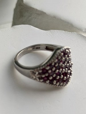 Beautiful 925 Sterling Silver Garnet Ring Size 7