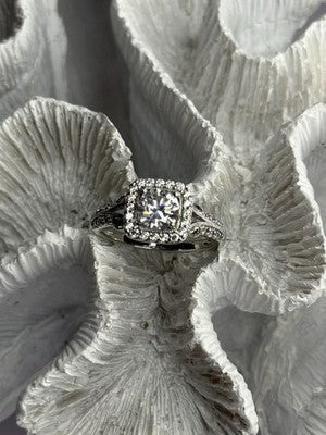 Shiny 925 Sterling Silver Cz Ring Size 10