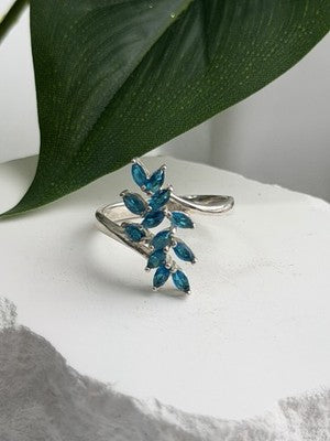 925 Sterling Silver Blue Topaz Ring Size 8