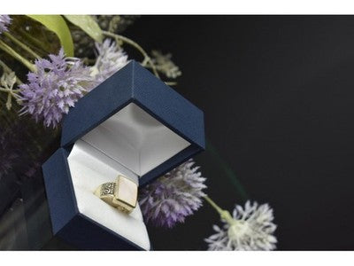 925 Sterling Silver Mother of Pearl Ring Size 6.5