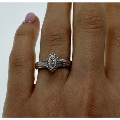 925 Sterling Silver White Sapphires Ring Size 7