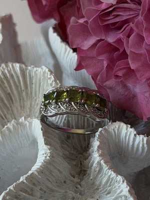 925 Sterling Silver Peridot & Diamond Ring Size 8.5
