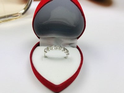 925 Sterling Silver CZ Ring Size 6.5