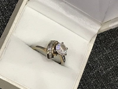 925 Sterling Silver CZ Ring Size 6.5