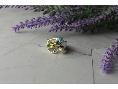 925 Sterling Silver Blue Spinel, Pearl & Peridot Ring Size 5.5