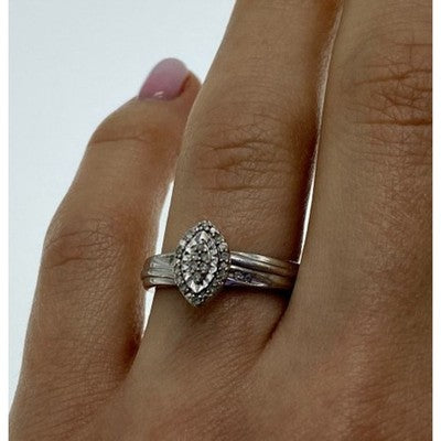 925 Sterling Silver White Sapphires Ring Size 7