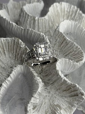 Beautiful Shiny 925 Sterling Silver Cz Ring Size 10