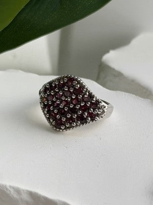 Beautiful 925 Sterling Silver Garnet Ring Size 7