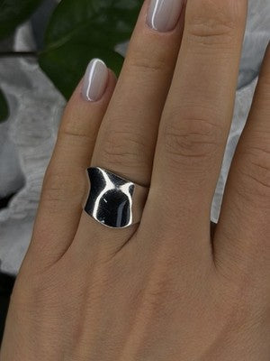 Unique Elegant Design 925 Sterling Silver Ring Size 7