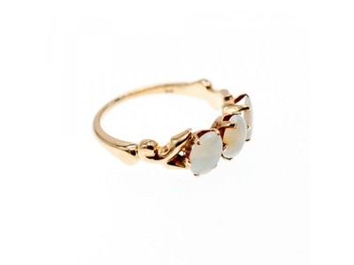 10K Yellow Gold Opal Ring Size 6