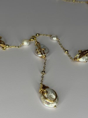 GOLD PLATED PEARL NECKLACE APPROX LENGTH 32 INCH BOTTOM OF PENDANT 4 INCH