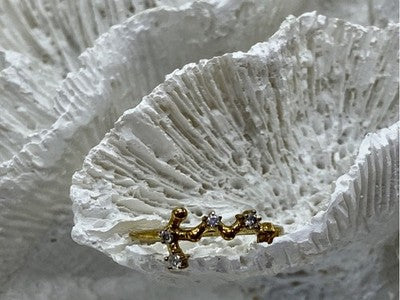 925 Sterling Silver Gold Plated Diamonds Ring Size 9