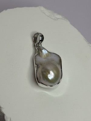 925 Sterling Silver Pearl Pendant Length 1.3 Inch