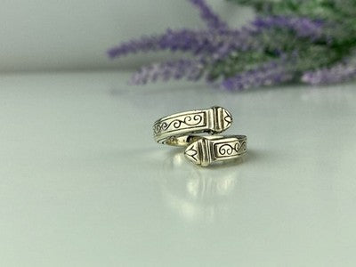 Vintage 925 Sterling Silver Ring Size 5.5 (Adjustable)