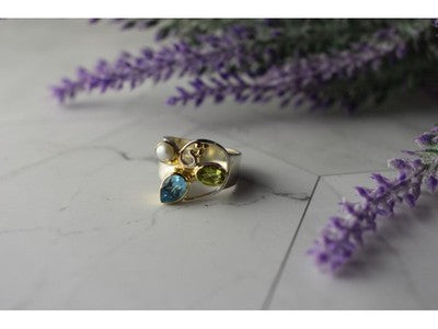 925 Sterling Silver Blue Spinel, Pearl & Peridot Ring Size 5.5