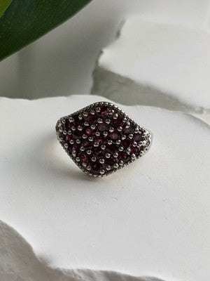 Beautiful 925 Sterling Silver Garnet Ring Size 7