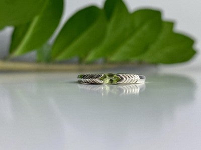 925 Sterling Silver Peridot Ring Size 10.25