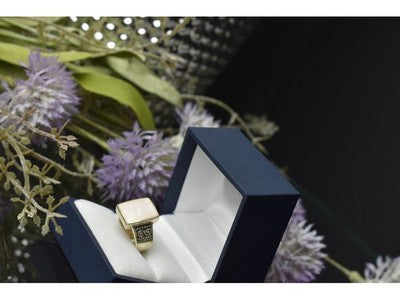 925 Sterling Silver Mother of Pearl Ring Size 6.5