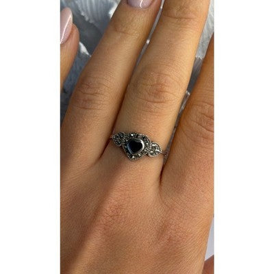 925 Sterling Silver Onyx & Marcasite Heart Ring Size 8