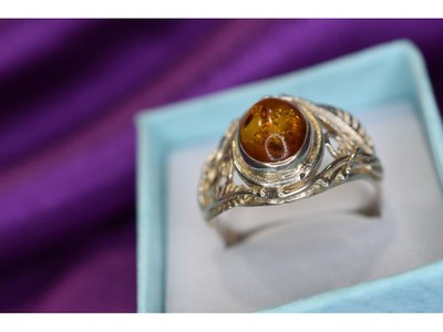 925 Sterling Silver Amber Ring Size 8.5