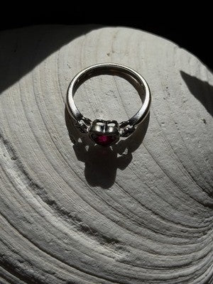 Romantic 10K White Gold Ruby & Diamonds Heart Ring Size 6.5