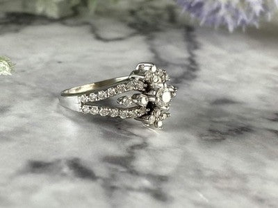 14K White Gold Diamonds Ring Size 6.5