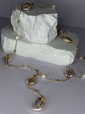 GOLD PLATED PEARL NECKLACE APPROX LENGTH 32 INCH BOTTOM OF PENDANT 4 INCH