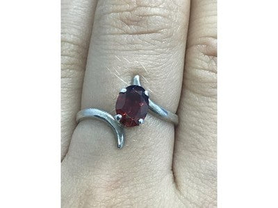 925 Sterling Silver Garnet Ring Size 8