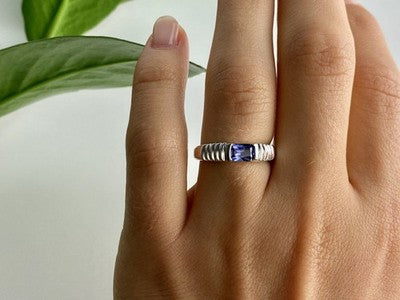 925 Sterling Silver Purple CZ Ring Size 6.5